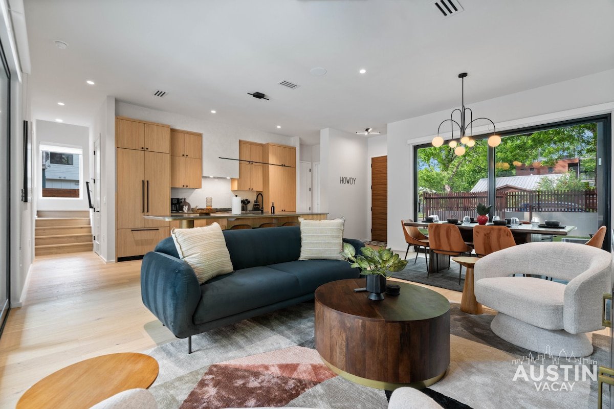 Walkable East Austin! Backyard Pool, Pet-Friendly gallery image 3