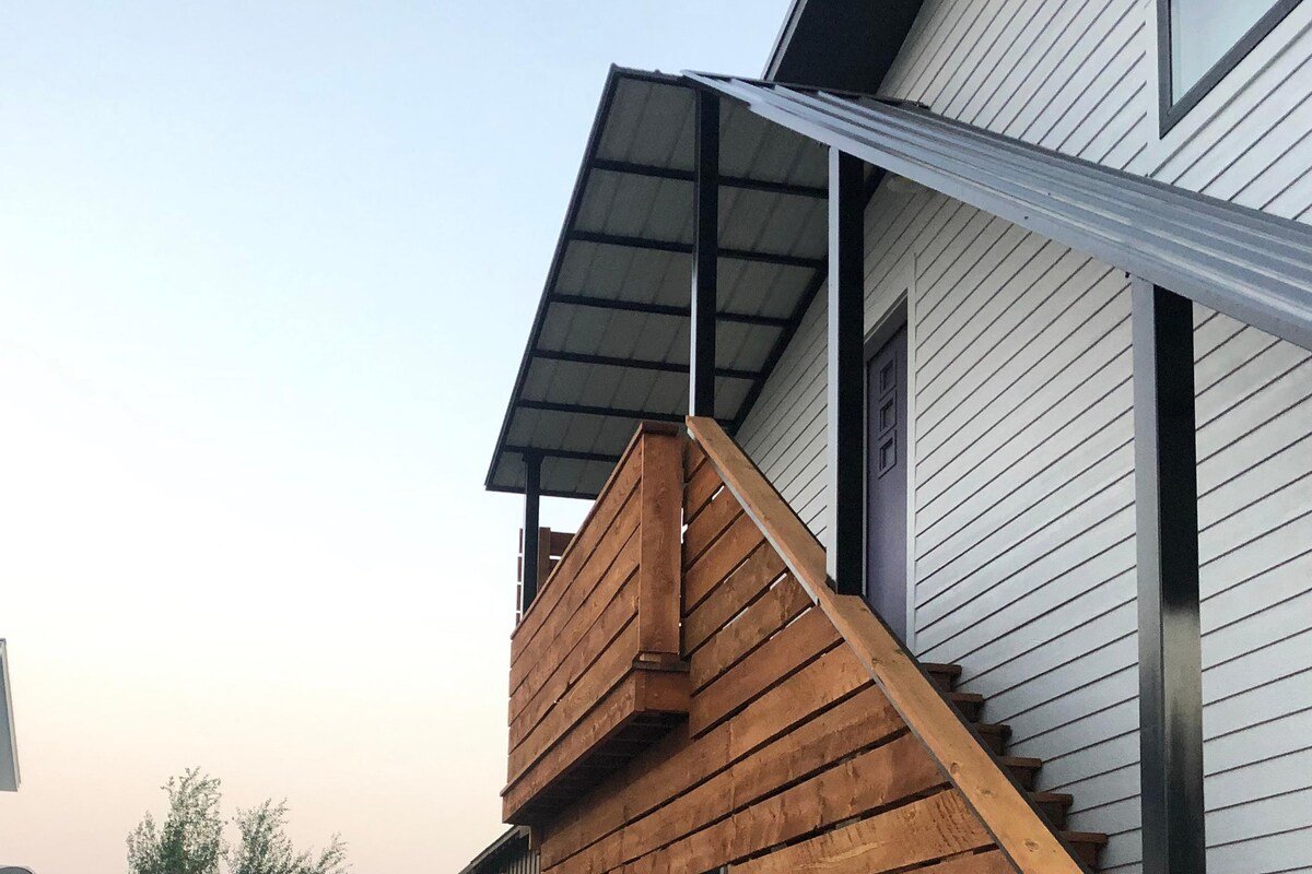 West Side Oasis – Modern Townhome in Bozeman’s Val gallery image 4