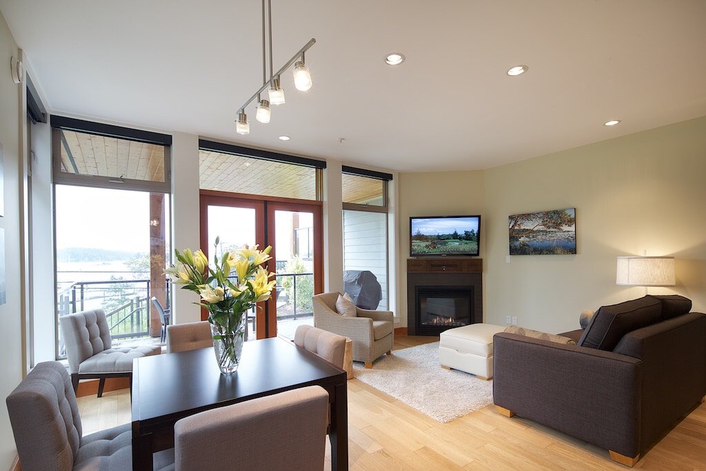 Full Condo – 2bdrm – 2 bath on Salt Spring Island gallery image 2