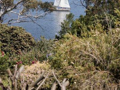 Waterfront Haven ~ Outdoor Spa Near Hobart City