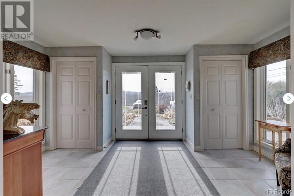 Fredericton Gatherings-5 bedrm RiverView sleeps 13 gallery image 4