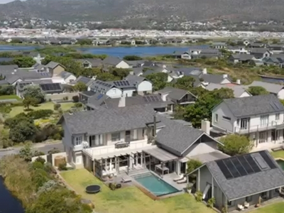 Spacious home with views in Eco Security Estate