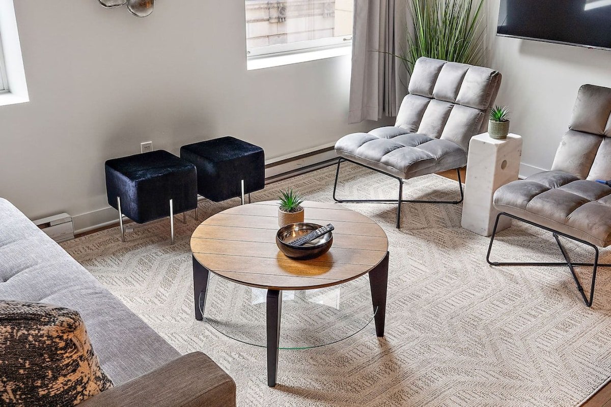 Nomade MTL | Old MTL |Luxury 2BR 2Bath| St Jacques gallery image 3