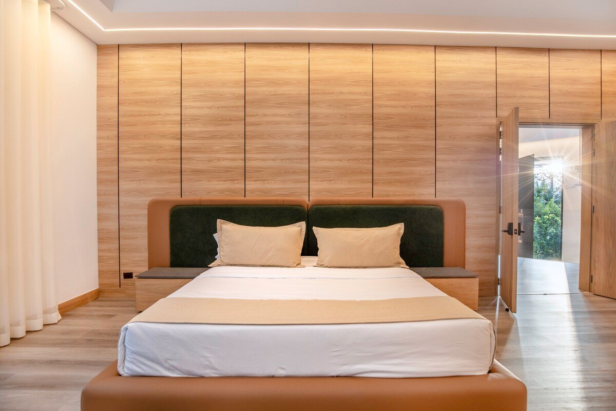 Luxe Villa Poblado l Heated Pool l Nightclub gallery image 3