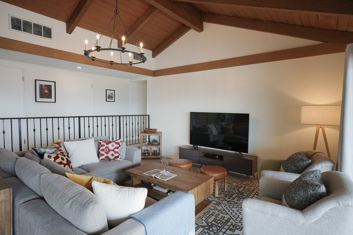 Upscale Home with Stunning Views