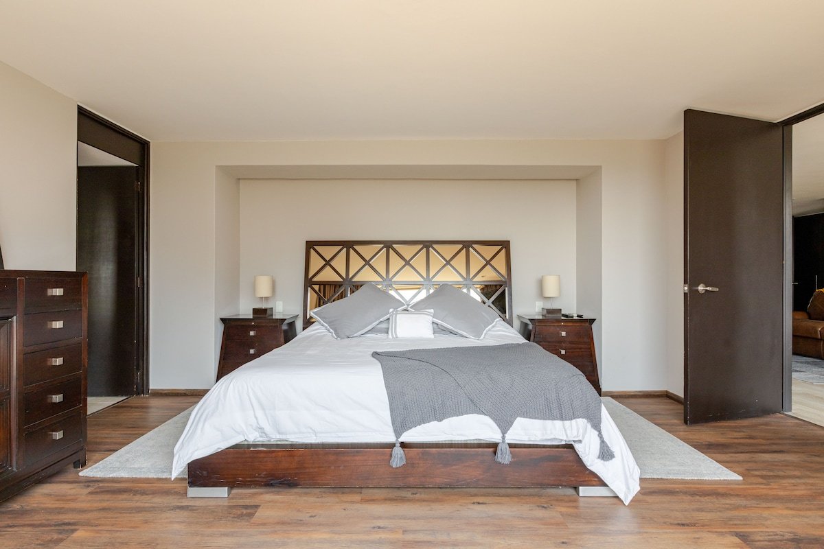 Luxe Stays: Polanco’s Best Corner-Stunning Views! gallery image 3