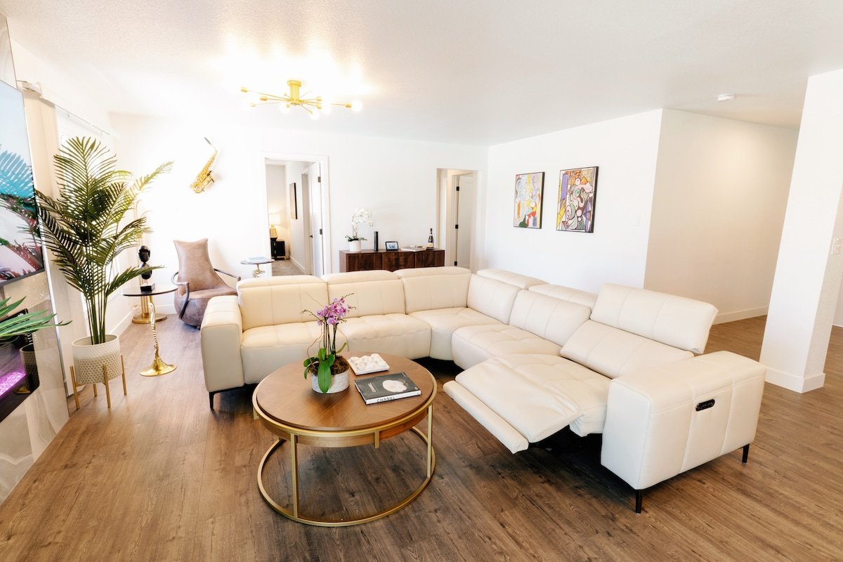 LUX 5*Villa-50%off/Strip/POOL/CHEF Kitchen/Office. gallery image 5