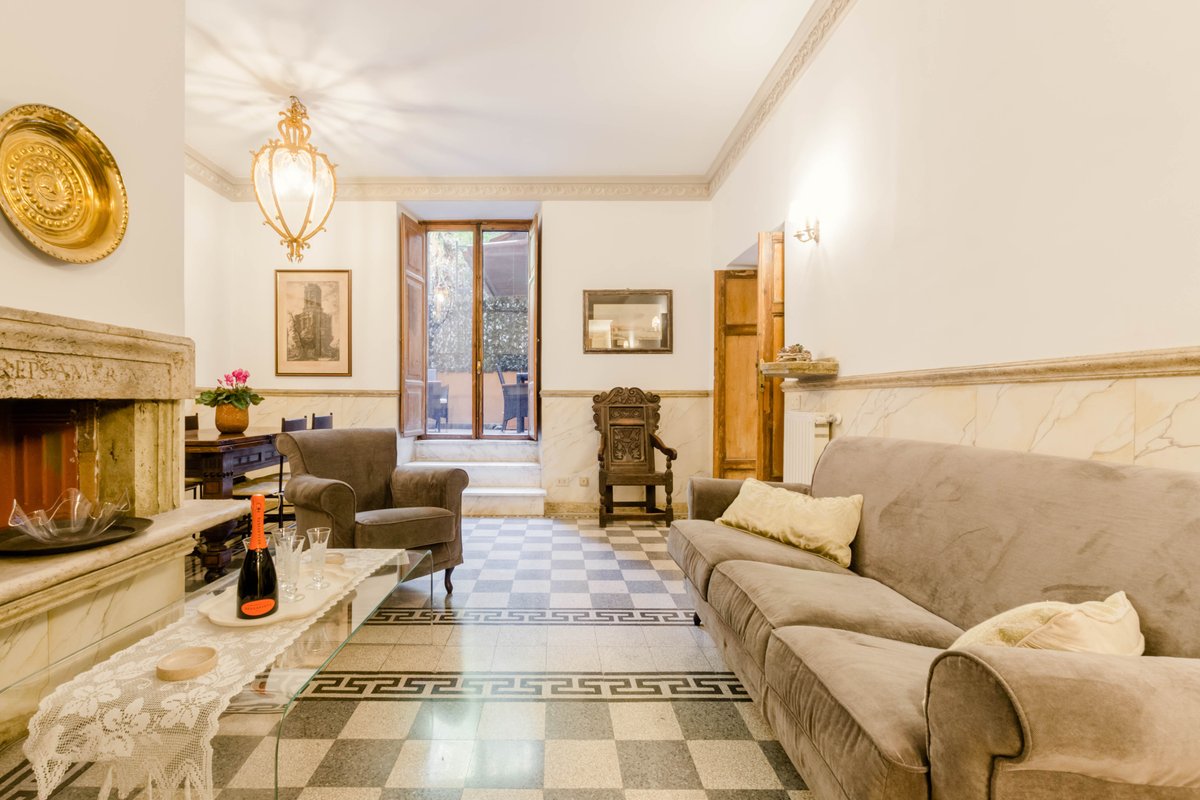 Stay near the Spanish Steps in a Historic Flat
