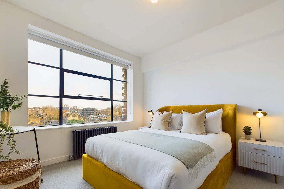 Spacious and Bright Apartment by Tech City gallery image 5