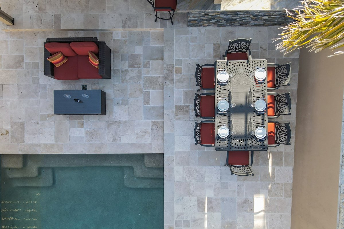 Serene Retreat: Pool, Luxury Living and Al Fresco gallery image 3