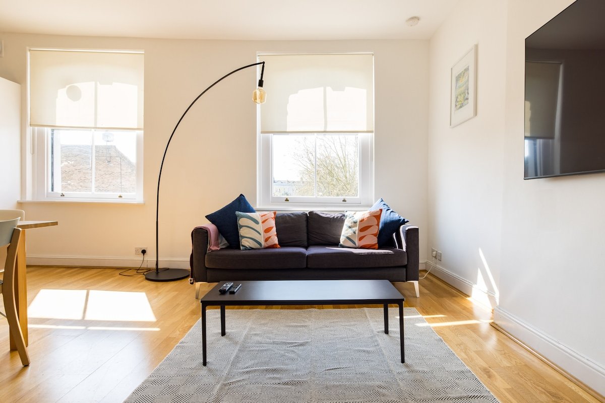 The Perfect Portobello Loft gallery image 3