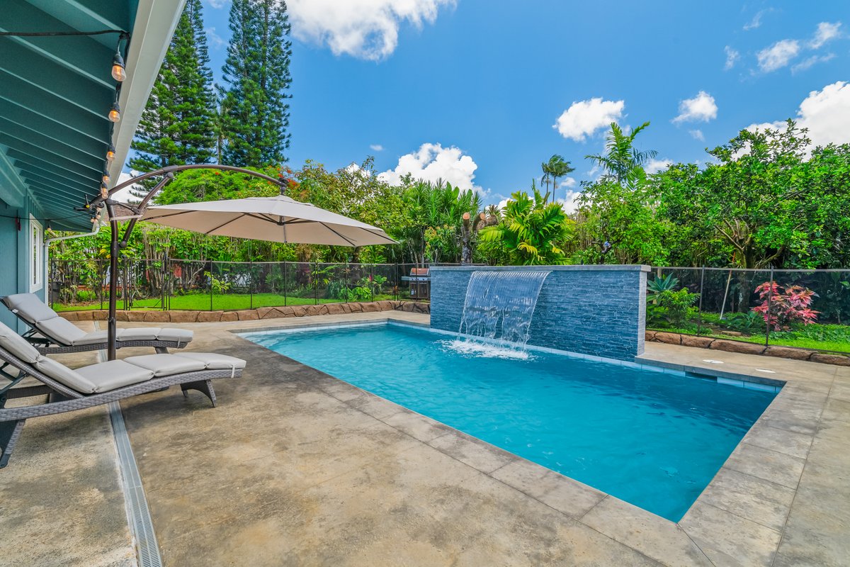 Tropical 3 Bd/3 Ba Home w/ Pool, Close to Beach