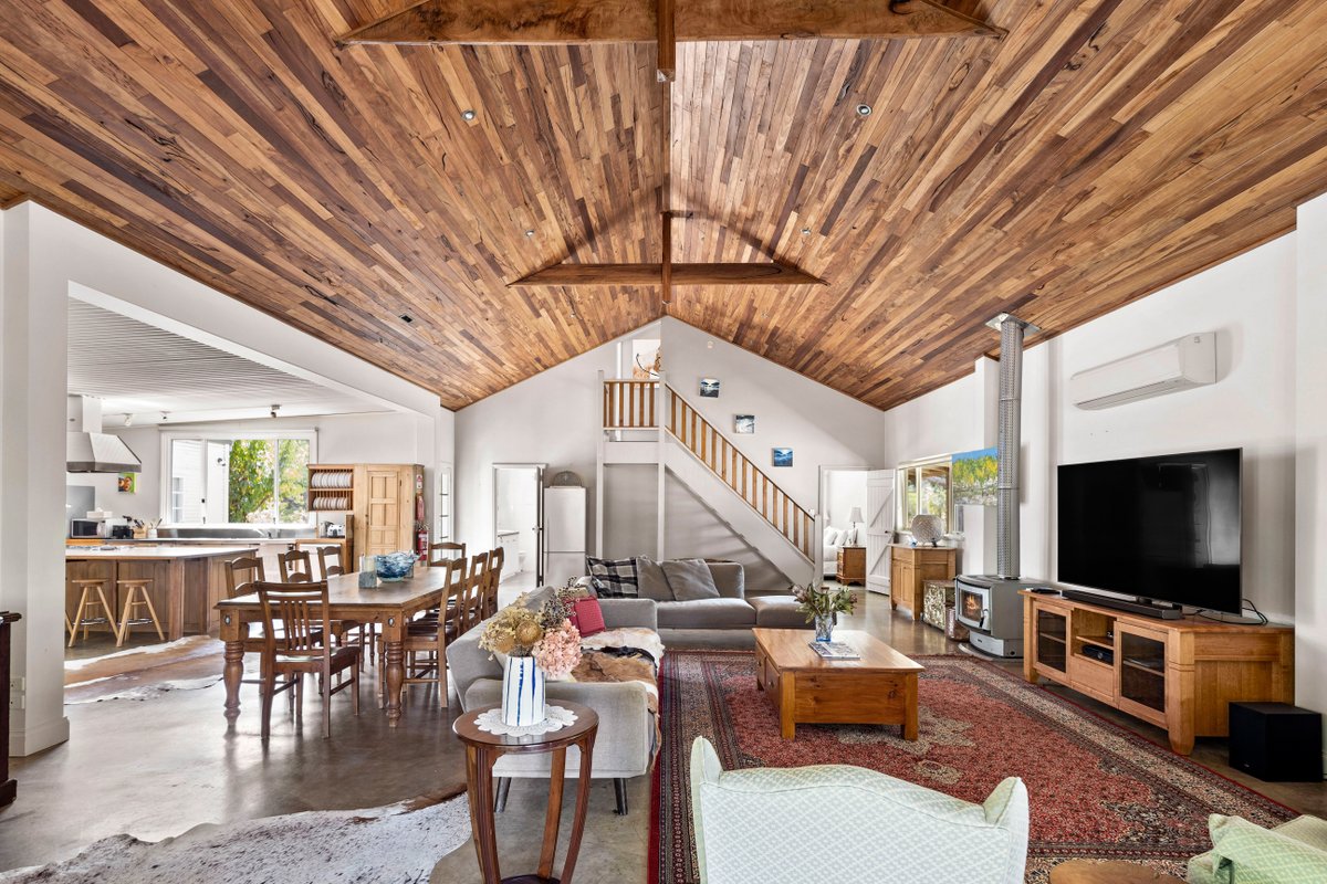 Wisteria Vines Estate—Rustic Elegance by the Coast