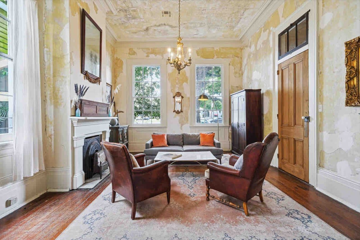 Gorgeous Marigny Retreat gallery image 5