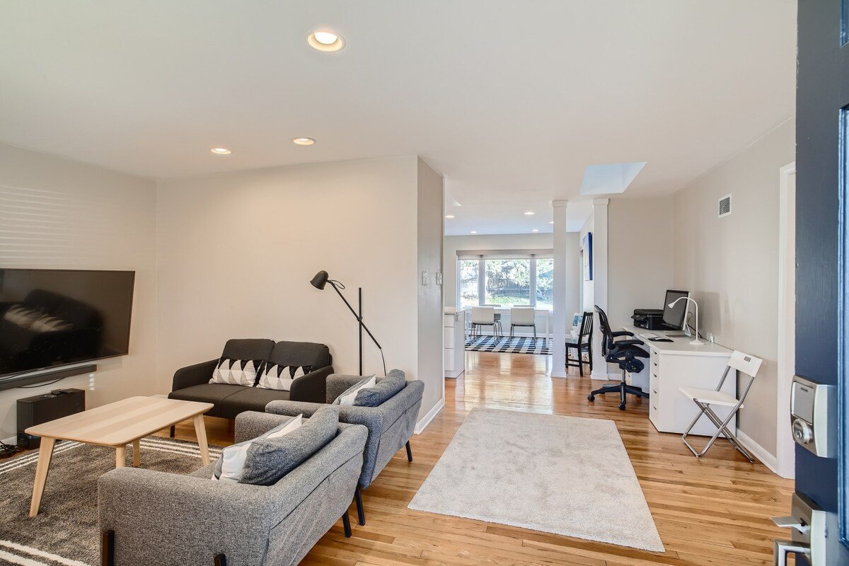 Family Friendly I Near DU I 3bd Single Story Ranch gallery image 3