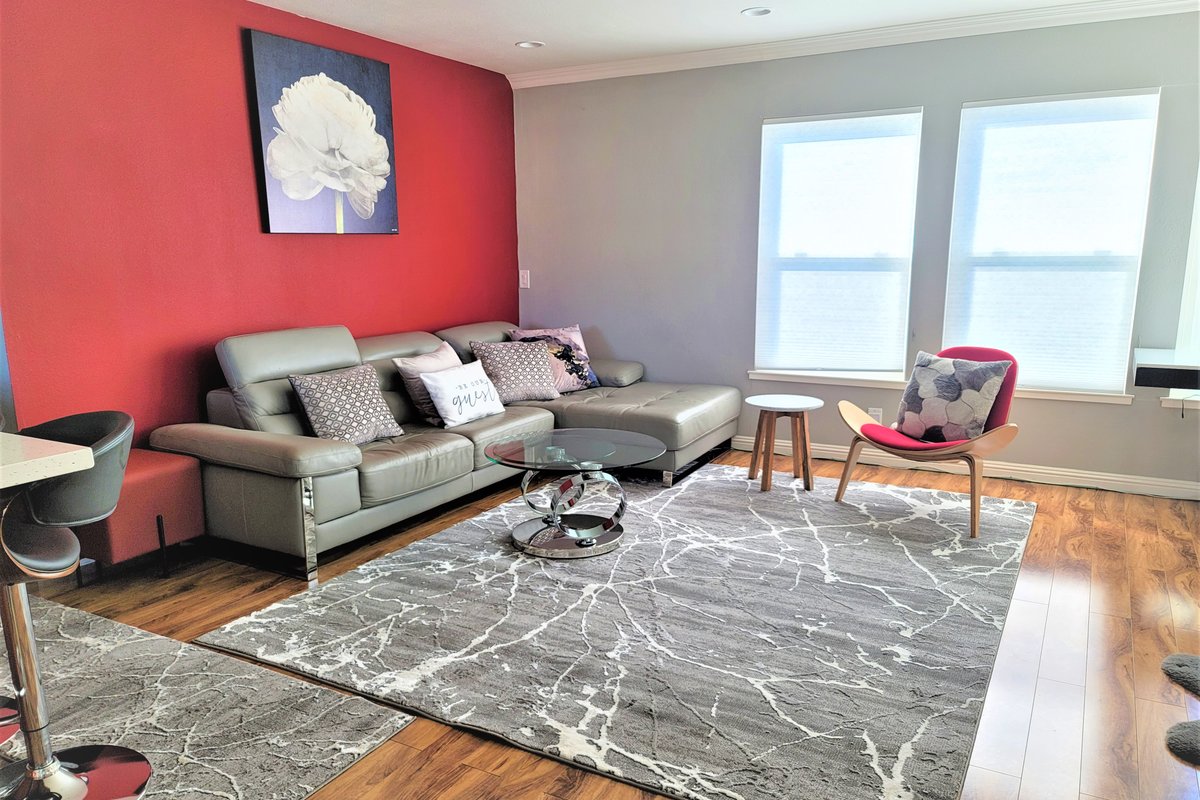 A Luxury Urban Getaway Walk to Stanford 2333