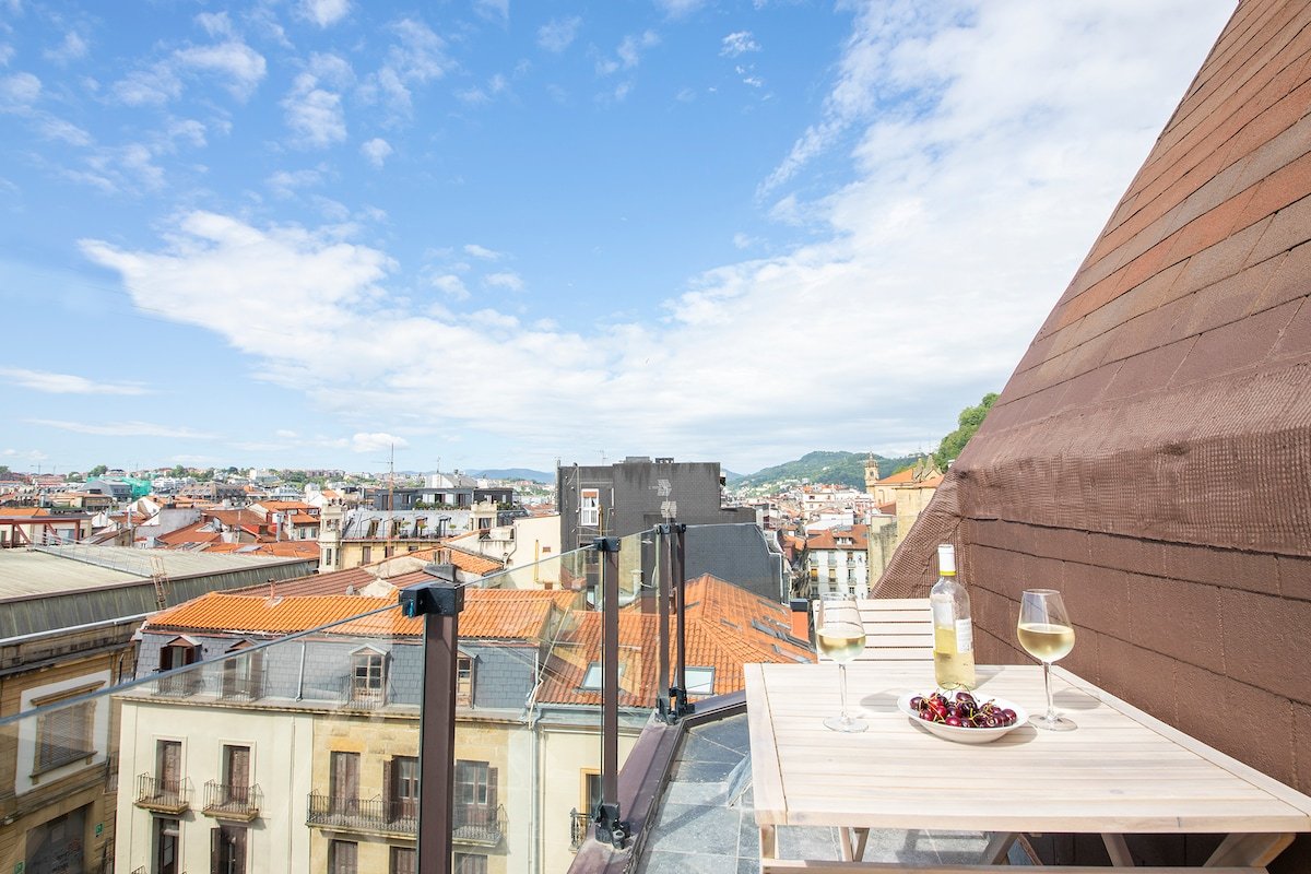 Duplex Penthouse with panoramic terraces Old Town gallery image 3
