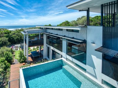 Narawi – Ocean views, heated pool, 2min to beach