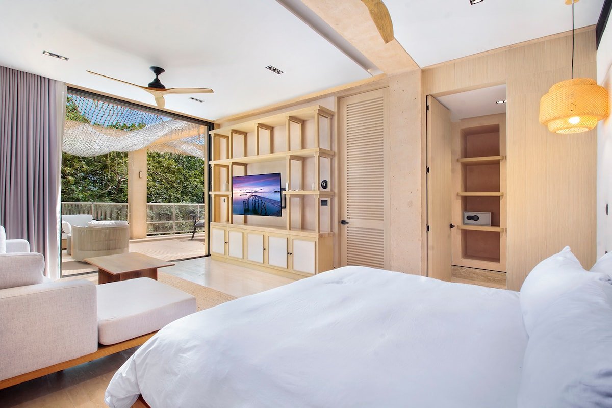 Luxury Villa with Pool, Terraces & Golf Privileges gallery image 3