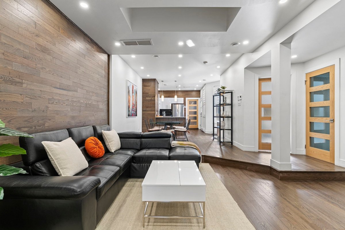 3 bedrooms/DT/king bed/near Subway gallery image 2