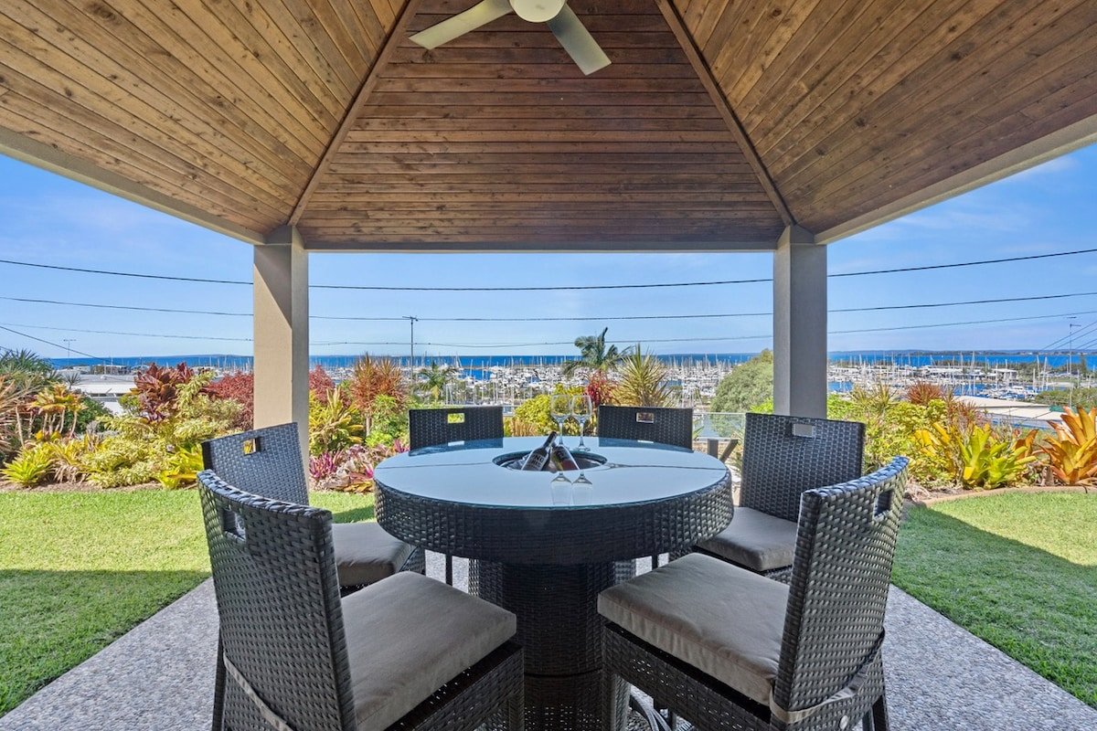 180° Harbour View Luxury Home – The Boat House gallery image 4