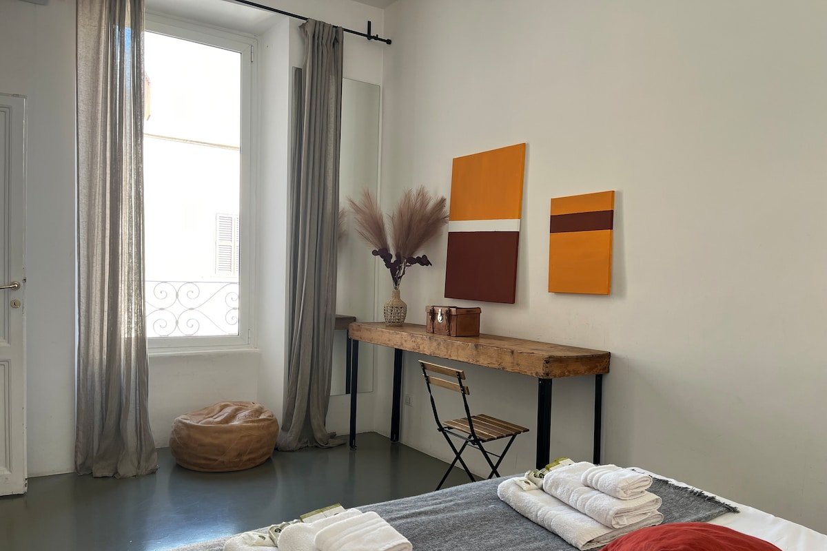 S. Maria Maggiore and Termini Station: Lux Apart gallery image 5