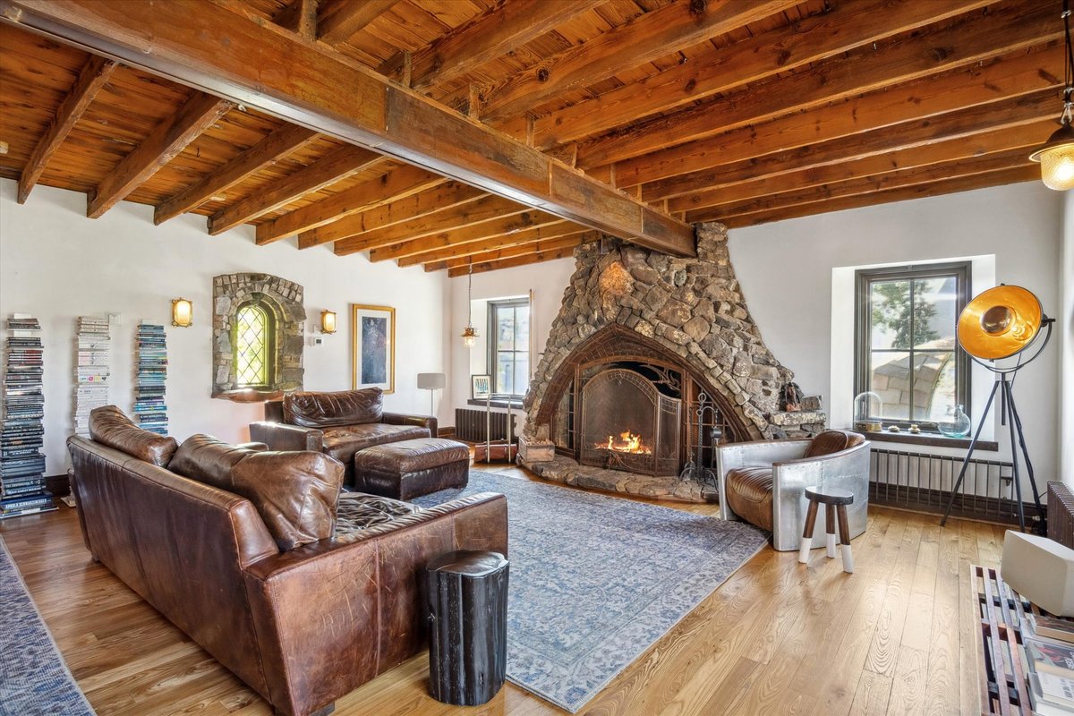 Blacksmith House @ US Bank Stadium | Top 1% Airbnb