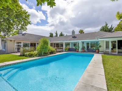 Captivating Constantia Home – Cape Luxury Stay