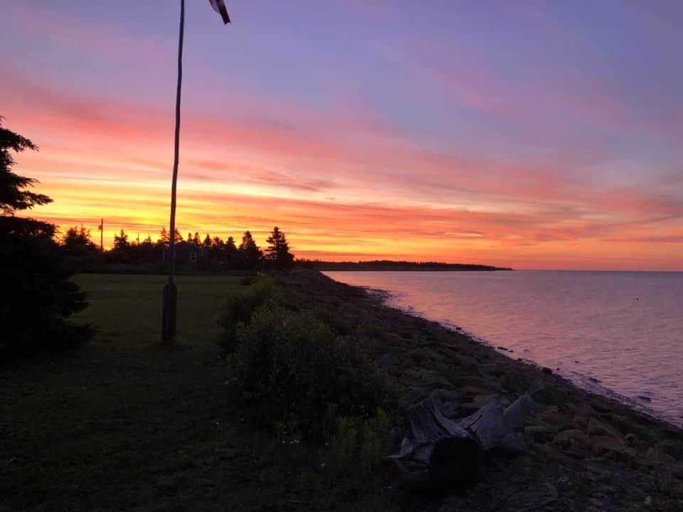Beautiful OCEANFRONT BEACH Cottage – NB, Canada gallery image 3