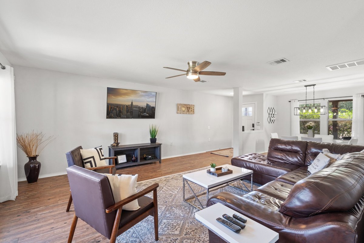 ATX Backyard BBQ | 10min to downtown & airport