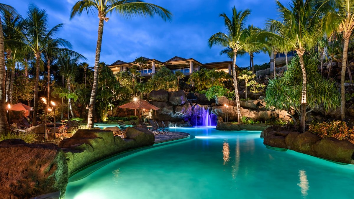 HO’OLEI DESIGNER VILLA24-4 AC WIFI BEACH POOL WALK gallery image 2