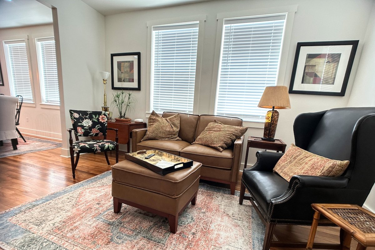 Beautiful Garden District Home gallery image 4