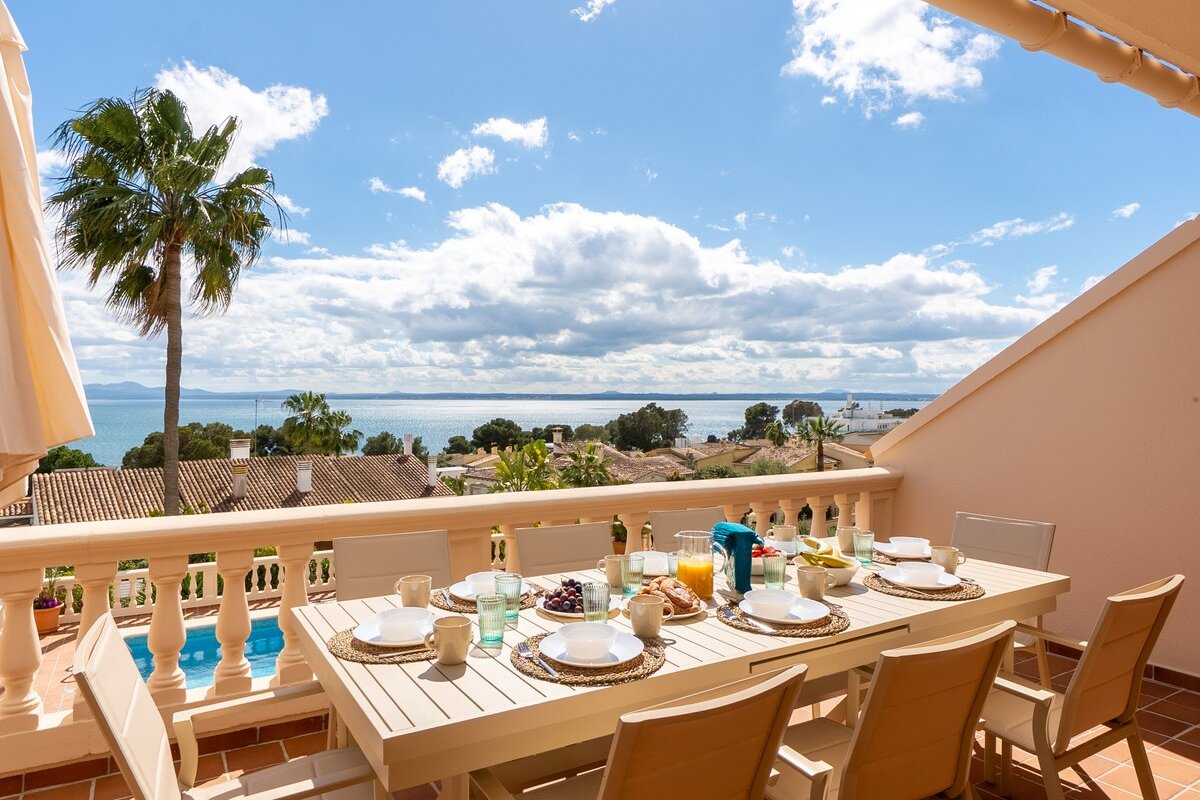 Vistas al Mar y Piscina Privada gallery image 4