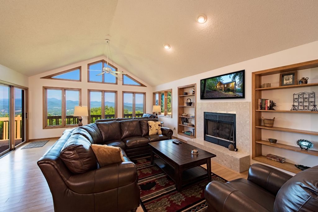 Mountain Views + Biltmore Pass | Pet-Friendly Gem gallery image 3