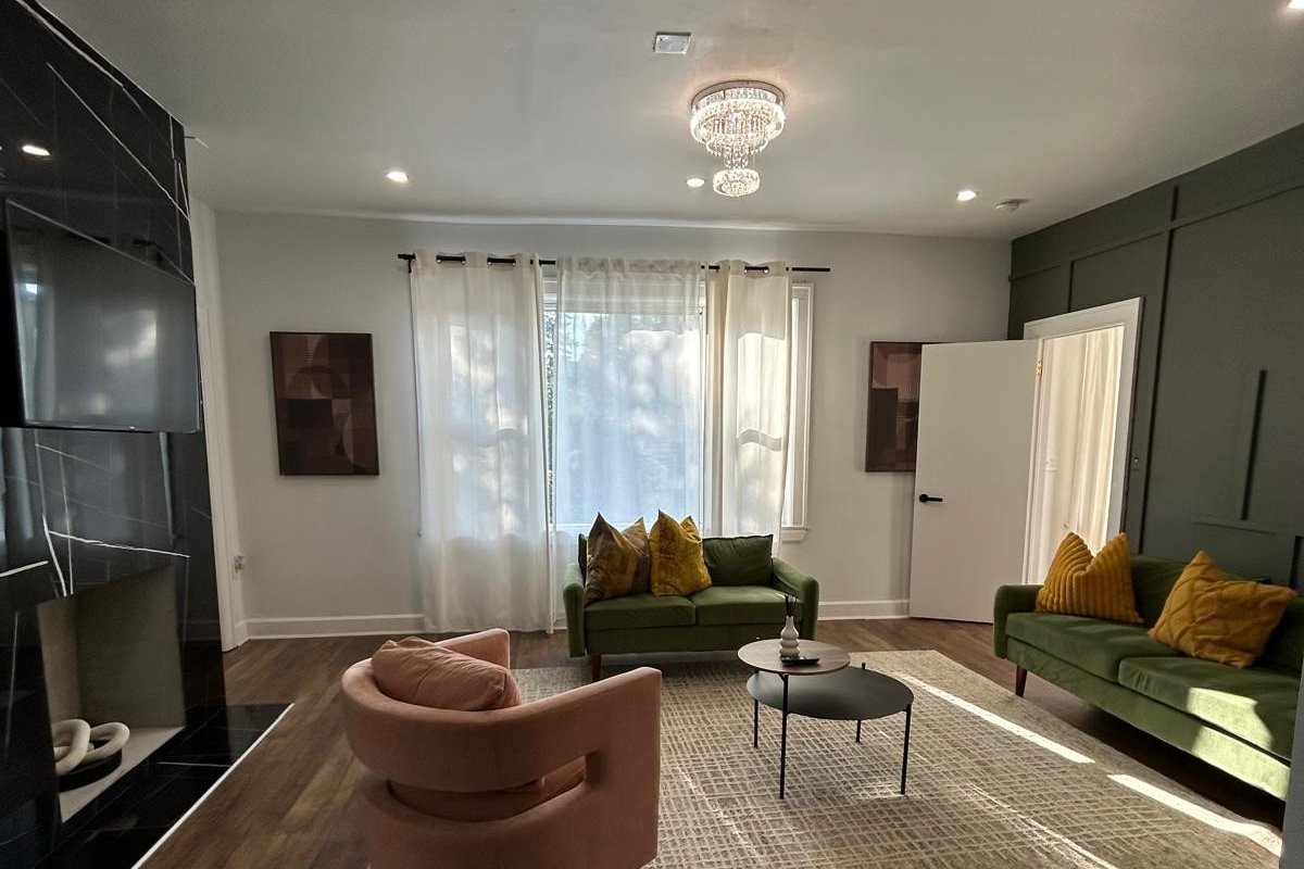 Luxury Escape~ Sleeps 10+ • Easy Access to EWR/NYC gallery image 2