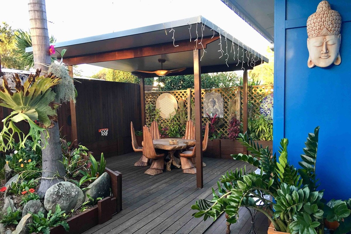 Unique Fun Beach House with Self Contained Unit gallery image 5