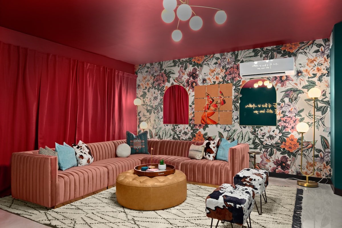 Most EPIC Austin Experience! La Dolce Vita Villa gallery image 4