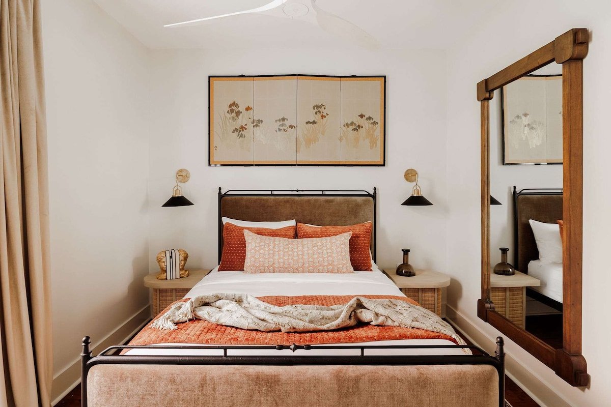 Luxe 6-bedroom Garden District Retreat |Hotel Pool gallery image 3