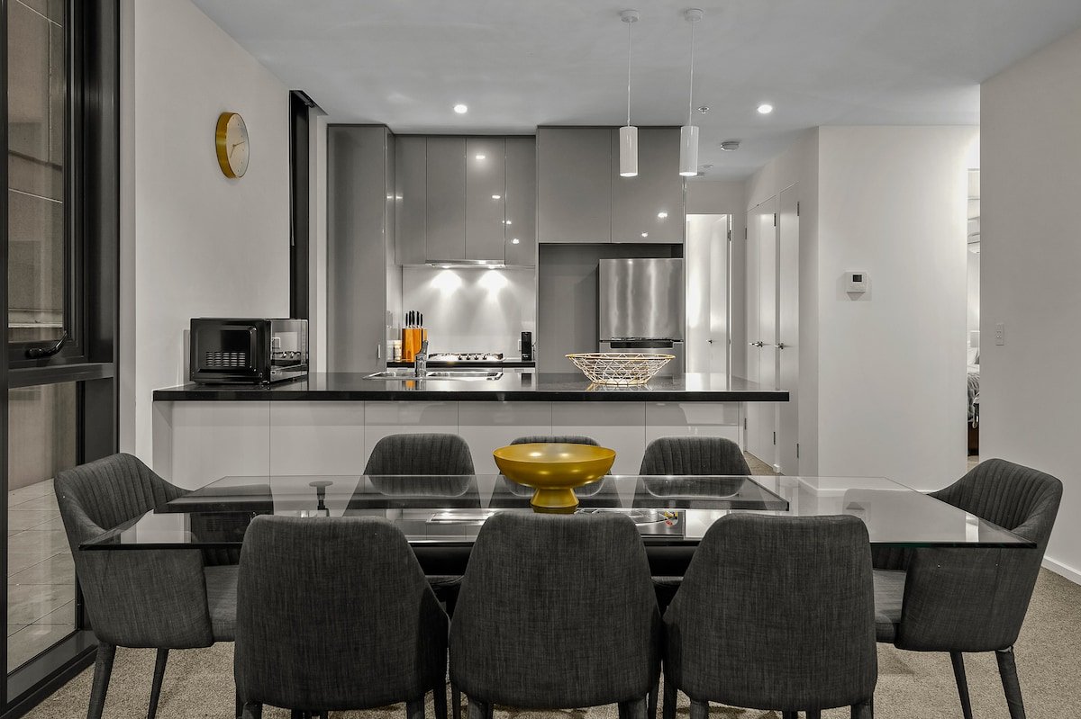 Exclusive Stays – Southbank Podium gallery image 5