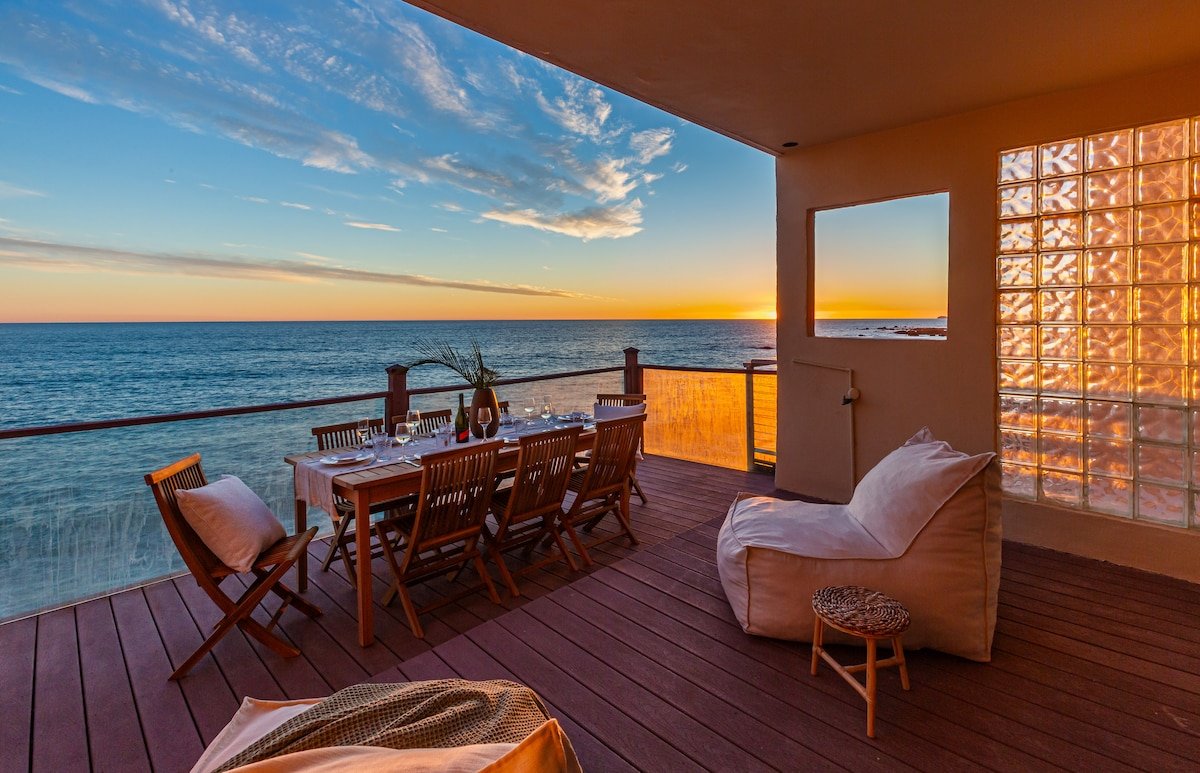 3BR Oceanfront Malibu Retreat gallery image 3