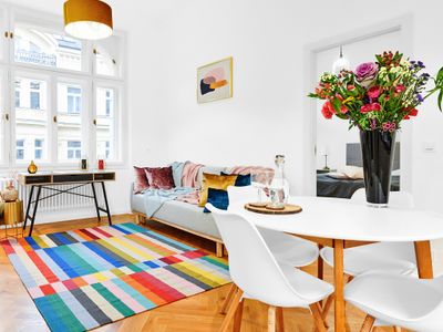 Bright Old Town 2-bedroom Apartment (5D)