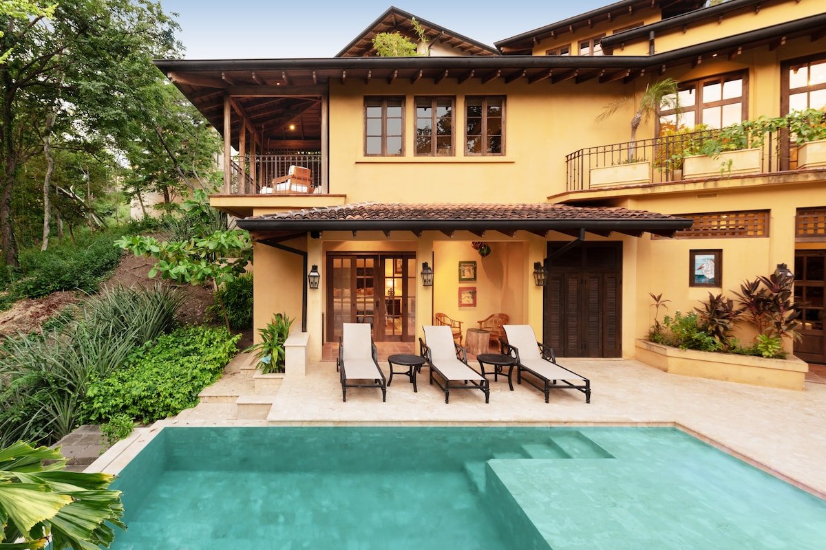 Oceanside Villa With Pool & Terrace -Casa Pelicano gallery image 4