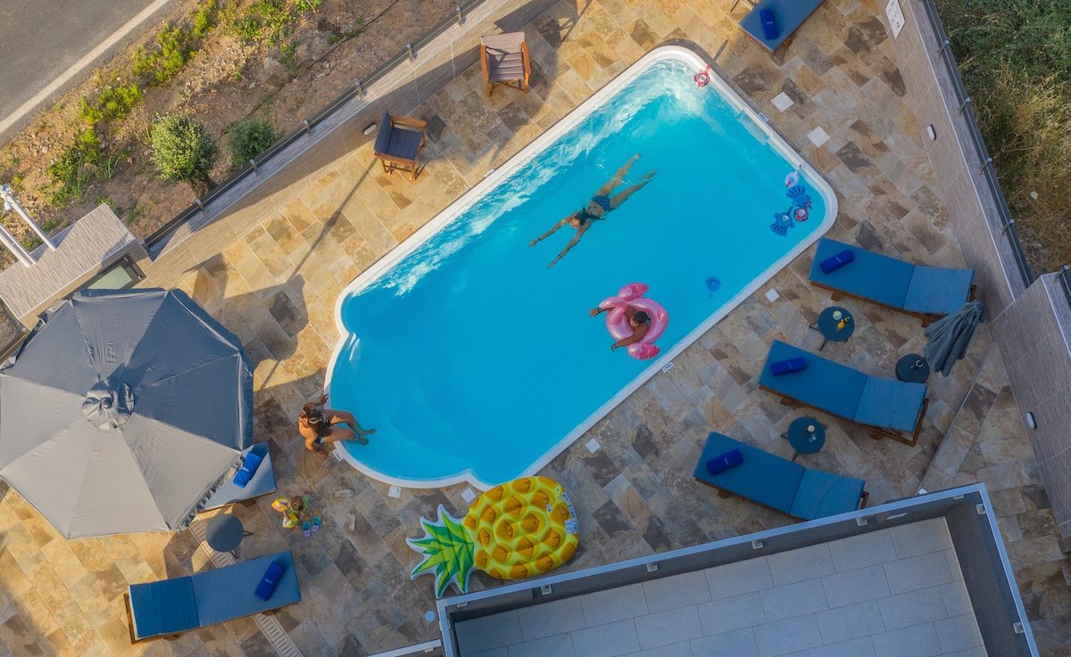 Elmaky Seaview 3floor Villa gallery image 3