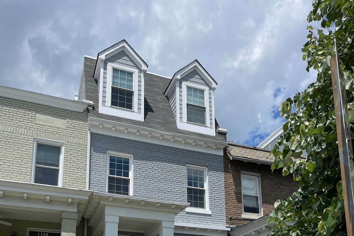 Hill East BnB – Modern Style and Comfort 3BR/3BA gallery image 3