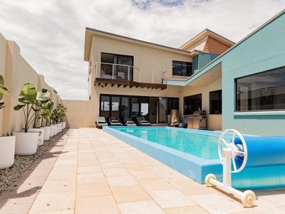 Heated magnesium pool, MTB, family & dog friendly