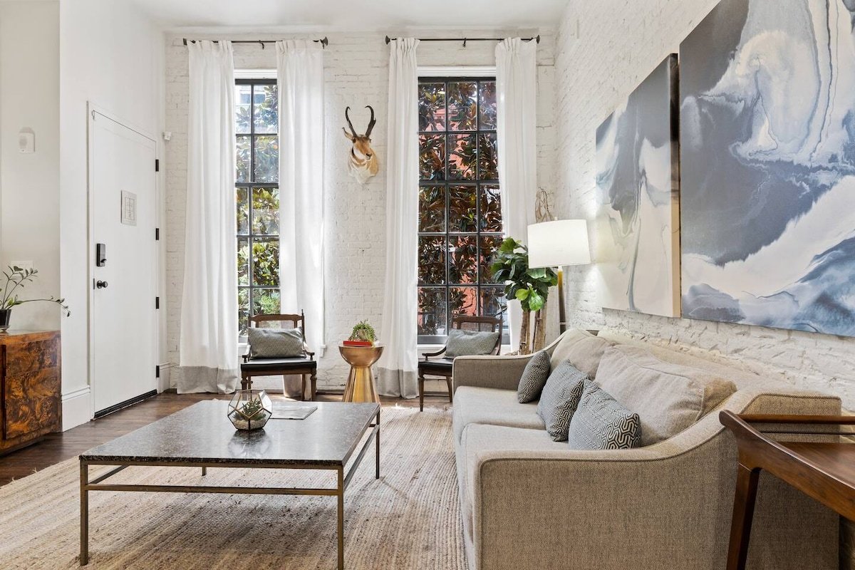 Bourbon Street Hotel Stay • Group Friendly gallery image 5