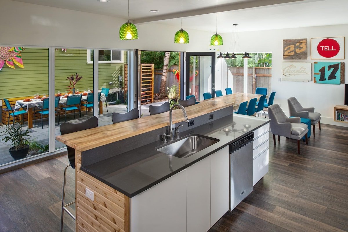 Stunning Home In Trendy Mississippi District gallery image 2