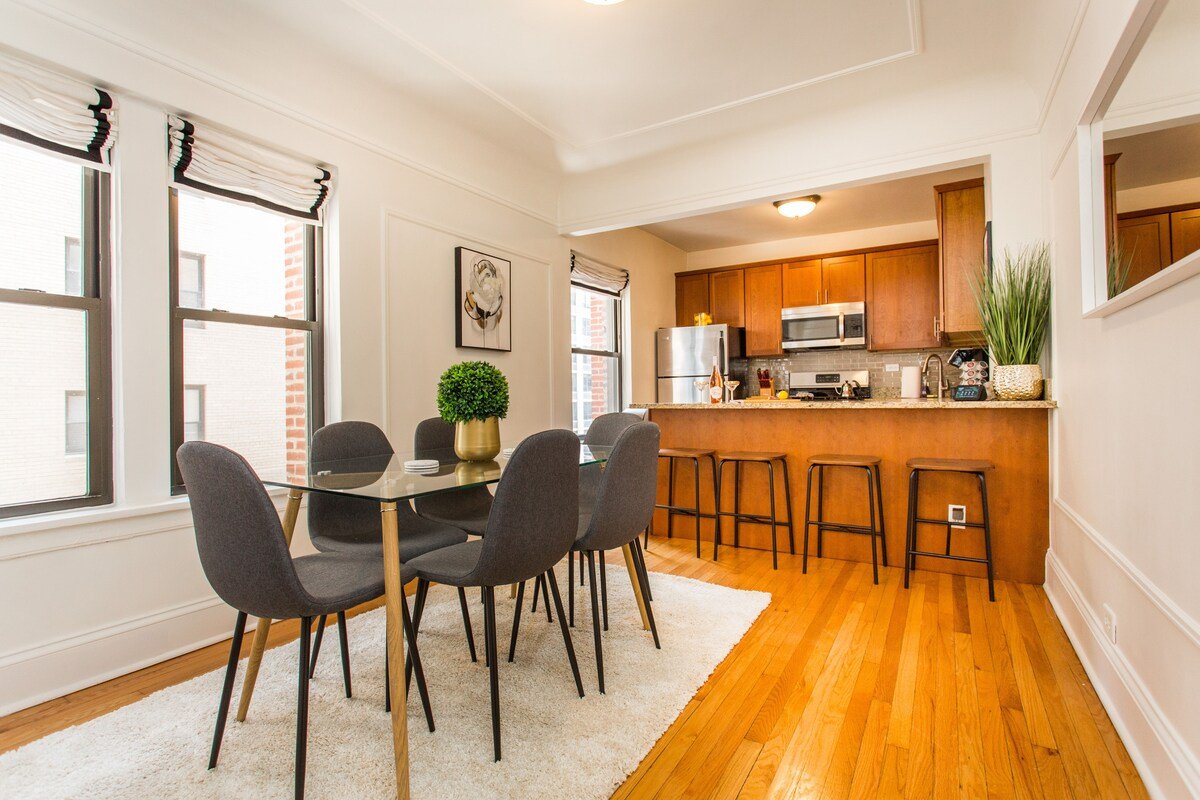 Downtown Mag Mile Sleep 20 | 6bd/6ba gallery image 5