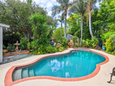 Historic Oasis with Tropical Heated Pool and Hot T
