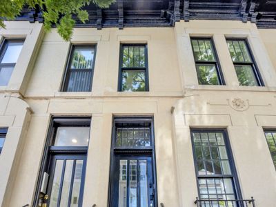 Luxury Gold Coast Historic Home Steps to Old Town